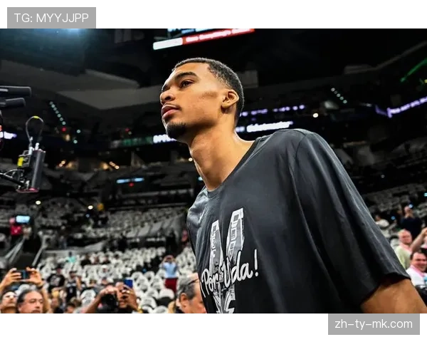 马刺121-94轻取太阳，文班亚马复仇之战统治内线